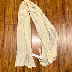 NWT Crème cashmere scarf